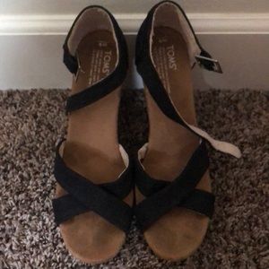 TOMS wedges